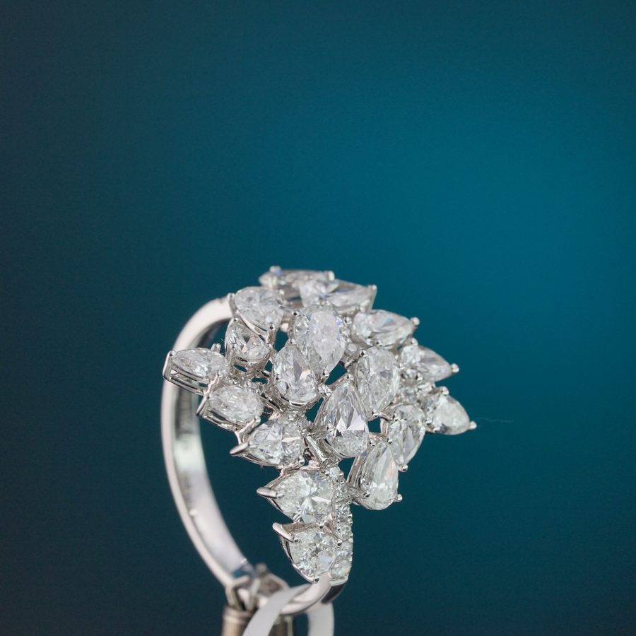 Diamond cluster ring